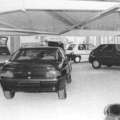 Innenansicht Verkaufsraum Autohaus ASC Dessau 1996